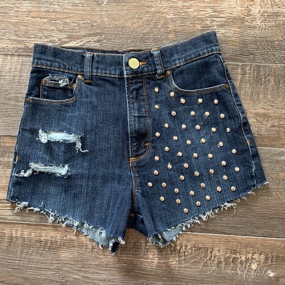 Tommy Hilfiger Pants - 😊2/25 Tommy Hilfiger cute shorts